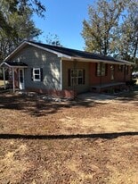 2101 N Wolfe Rd in Caledonia, MS - Building Photo