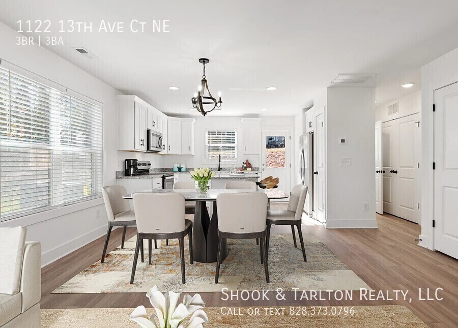 1122 13th Ave Ct NE in Hickory, NC - Building Photo