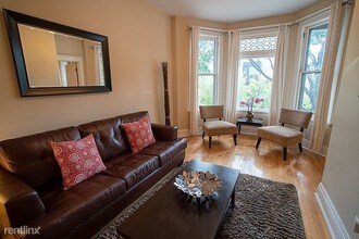 3249 N Hoyne Ave in Chicago, IL - Building Photo - Building Photo