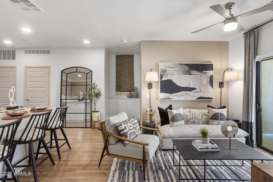 1225 N Arizona Ave, Unit B20 in Gilbert, AZ - Building Photo