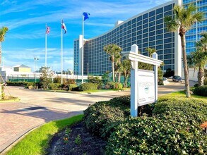1401 E Beach Dr in Galveston, TX - Building Photo - Building Photo