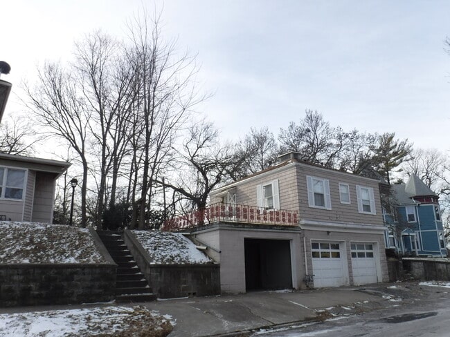 property at 2932 Penn St