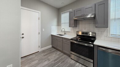 50 Lithgow St in Boston, MA - Building Photo - Building Photo