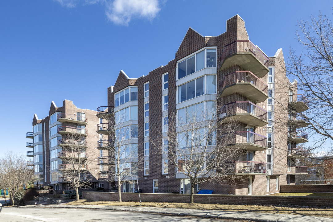 100-110 Dollard-Des Ormeaux St in Gatineau, QC - Building Photo