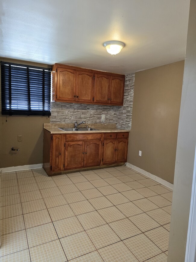 3613 W 108th St in Inglewood, CA - Building Photo - Building Photo