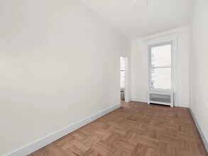 122 W 80th St in New York, NY - Building Photo - Building Photo