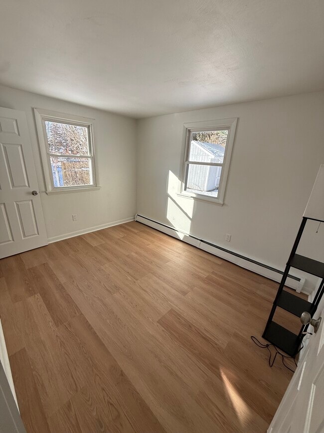 27 Alpine Dr in Burlington, CT - Building Photo - Building Photo