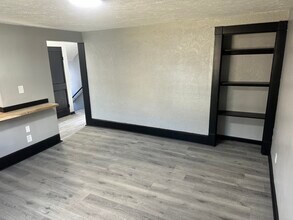 706 Church St, Unit 2 in Fairmont, WV - Foto de edificio - Building Photo