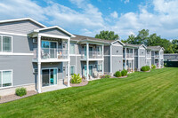 Riverbank Apartments in Howard, WI - Foto de edificio - Building Photo