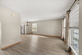 2477 Smithfield Ct in Aurora, IL - Building Photo - Building Photo