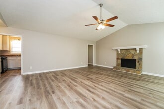 2704 Laurel View Dr, Unit 14031 MWT in Snellville, GA - Foto de edificio - Building Photo