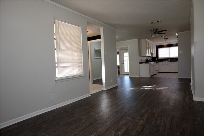 3401 Princeton Dr in Irving, TX - Building Photo - Building Photo