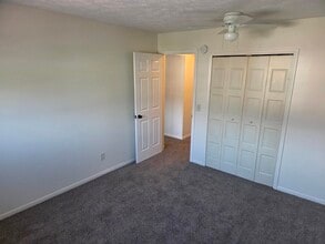 Jamestown Apartments in Charlotte, MI - Foto de edificio - Building Photo