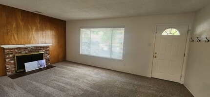 5929 Lake Crest Way in Sacramento, CA - Building Photo - Building Photo