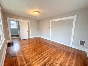 190 School St in Hamden, CT - Building Photo - Building Photo