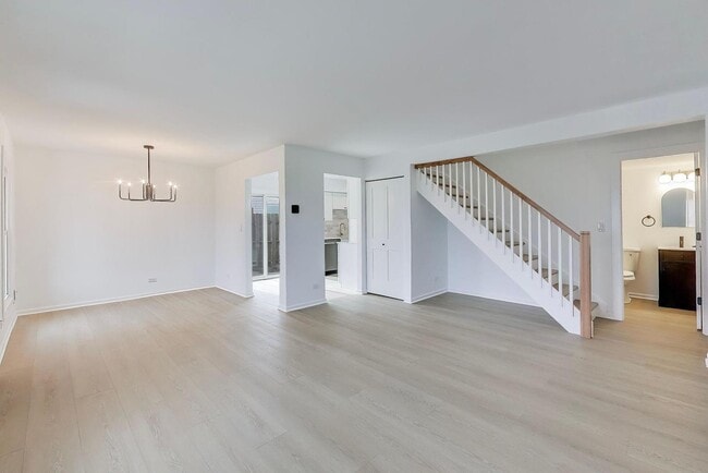 1834 Jamestown Cir in Hoffman Estates, IL - Building Photo - Building Photo