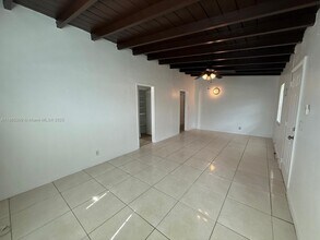 381 NW 16th St in Pompano Beach, FL - Building Photo - Building Photo