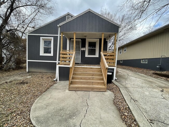 property at 1120 E 84th Terrace