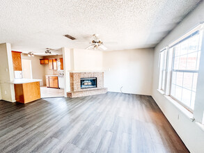6111 7th St in Lubbock, TX - Foto de edificio - Building Photo