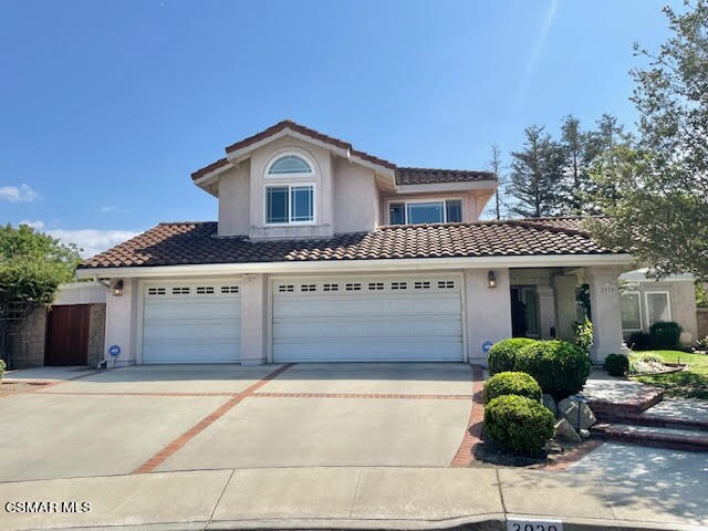 2020 Stonehill Cir in Thousand Oaks, CA - Foto de edificio