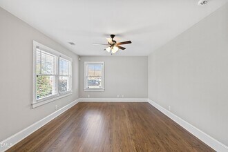 209 S Walnut St in Princeton, NC - Foto de edificio - Building Photo