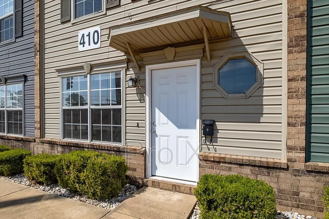 410 SE J St in Bentonville, AR - Building Photo - Building Photo