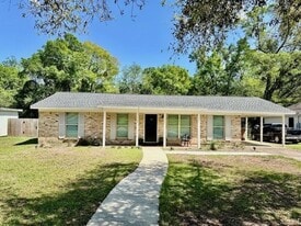 216 Vanderbilt Dr in Mobile, AL - Building Photo