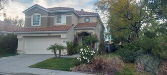 25919 San Clemente Dr in Santa Clarita, CA - Building Photo