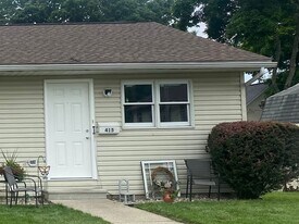 419-419 Herrick St in Uhrichsville, OH - Building Photo