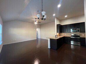 220 Kaspar Way in Canyon Lake, TX - Building Photo - Building Photo