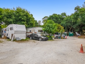 27881 New York St in Bonita Springs, FL - Foto de edificio - Building Photo