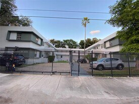 541 NE 62nd St in Miami, FL - Building Photo