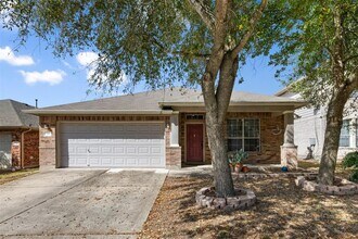 221 Stone Crest Blvd in Buda, TX - Building Photo - Building Photo