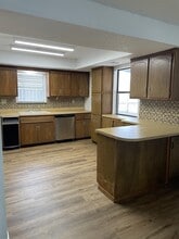 4202 Concord Pl in Enid, OK - Building Photo - Building Photo