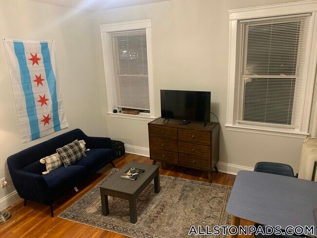1197 Commonwealth Ave in Boston, MA - Building Photo - Building Photo
