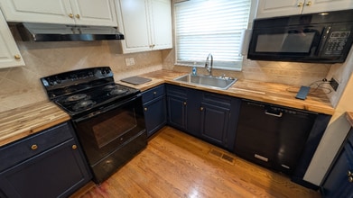 809 Delhurst Dr in Ballwin, MO - Building Photo - Building Photo