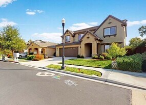 9160 Gorrion Way in Atascadero, CA - Building Photo