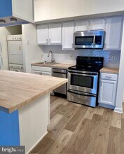 1211 S Eads St in Arlington, VA - Building Photo - Building Photo