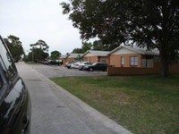 500-520 89th Ave N in St. Petersburg, FL - Foto de edificio - Building Photo