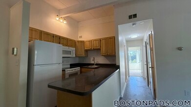 2 Westgate Dr in Woburn, MA - Building Photo - Building Photo