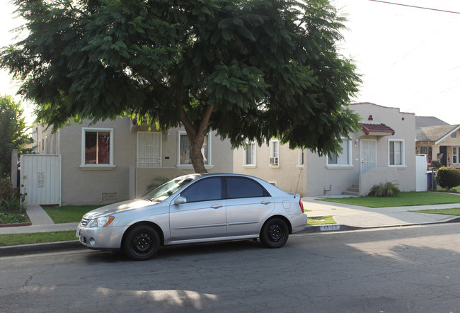 6514 Flora Ave in Bell, CA - Foto de edificio - Building Photo