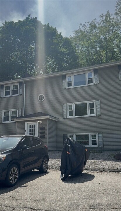 15 Boyden St in Webster, MA - Building Photo