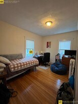 12 Pinkham Rd, Unit 1 in Medford, MA - Building Photo