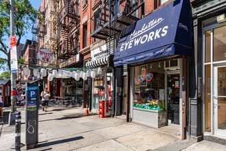 709 Ninth Ave in New York, NY - Foto de edificio - Building Photo