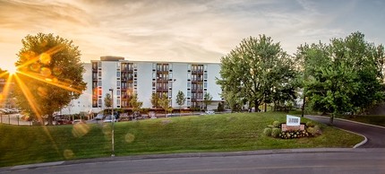 1100 Studio Apartments in Knoxville, TN - Building Photo - Building Photo