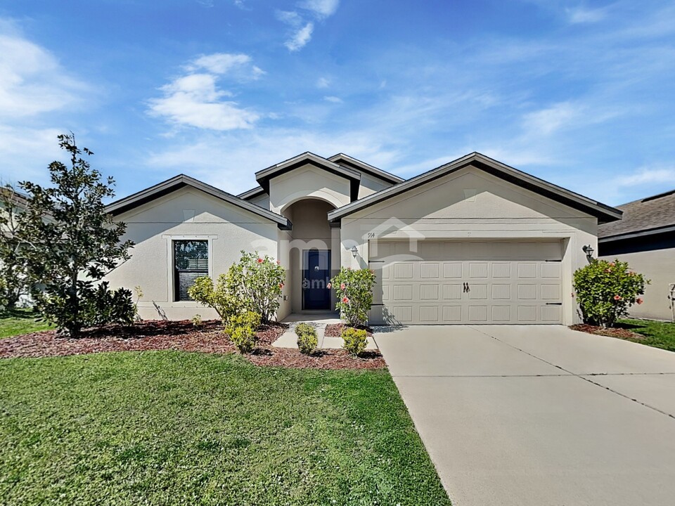 914 Wynnmere Walk in Ruskin, FL - Building Photo