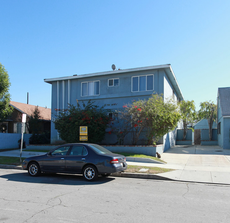 234 W Elm Ave in Burbank, CA - Building Photo