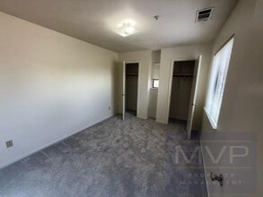 411 N 1st Ave in Oakdale, CA - Building Photo - Building Photo