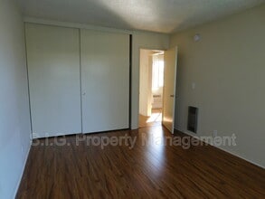 6930 Fulton Ave in Los Angeles, CA - Foto de edificio - Building Photo