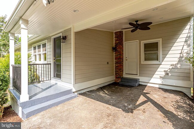 8424 Hayden Ln in Annandale, VA - Building Photo - Building Photo